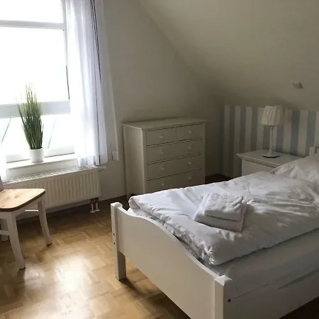 Haus-silbermoeve *